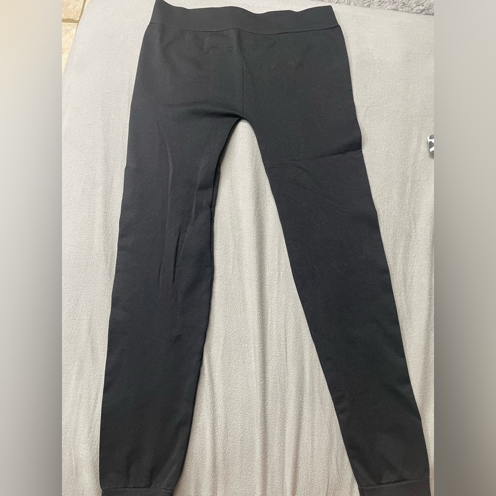 S Pink Rose Black Capri Leggings
